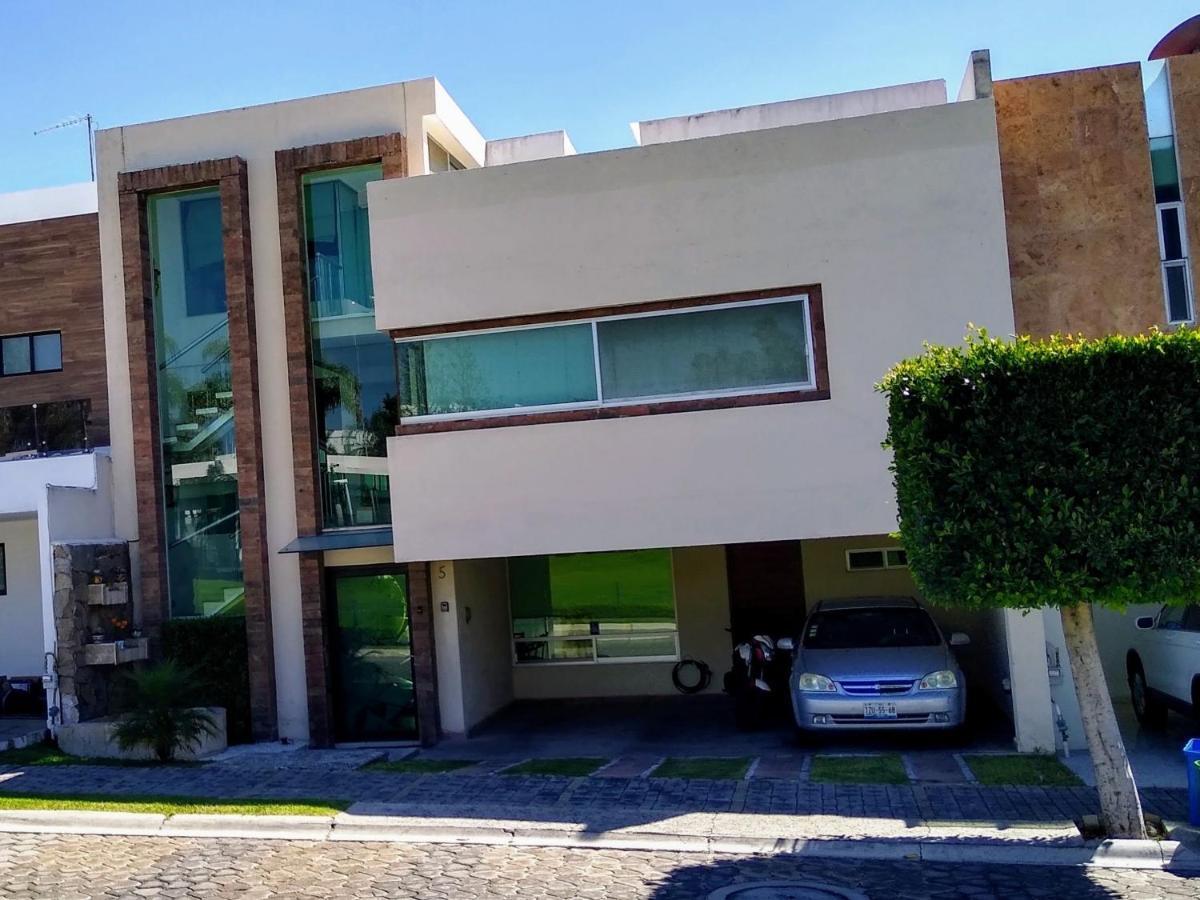 Habitacion Matrimonial Con Cama Y Sofa Para Cuatro Personas Tlaxcalancingo Extérieur photo