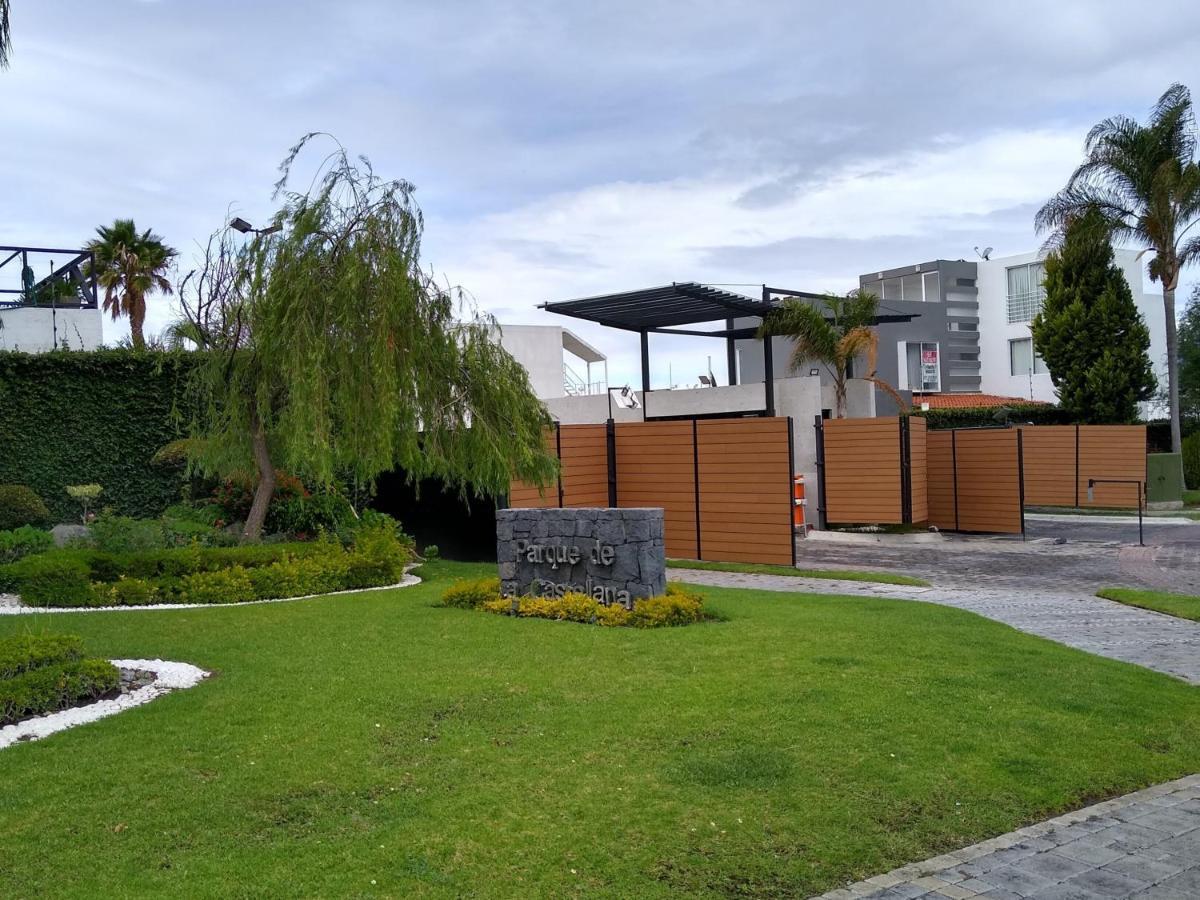 Habitacion Matrimonial Con Cama Y Sofa Para Cuatro Personas Tlaxcalancingo Extérieur photo